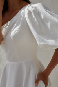 Wedding Dress Trends 2025: Modern Bridal Gowns & Unique Wedding Dress Ideas