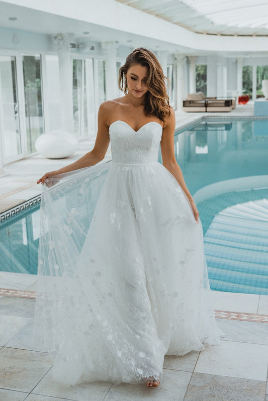 TC369 CASABLANCA DETACHABLE SKIRT WORN WITH TC368 HAINES